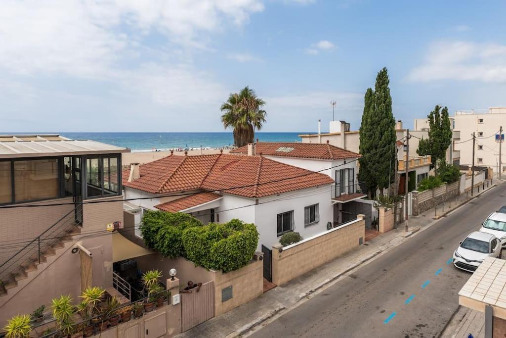 Beach Villa Cristina By Hhbcn Castelldefels Eksteriør billede